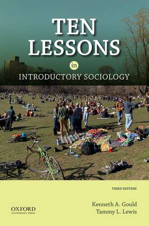 Ten Lessons in Introductory Sociology de Kenneth A. Gould