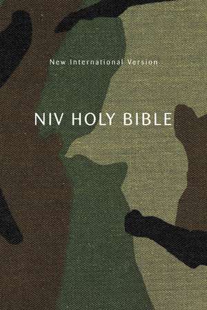 NIV, Holy Bible, Compact, Paperback, Woodland Camo, Comfort Print de Zondervan