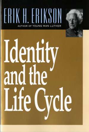 Identity & the Life Cycle Rev (Paper) de Erik H Erikson