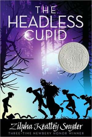 The Headless Cupid de Zilpha Keatley Snyder