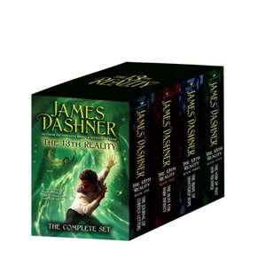 The 13th Reality Boxed Set: The Journal of Curious Letters/The Hunt for Dark Infinity/The Blade of Shattered Hope/The Void of Mist and Thunder de James Dashner