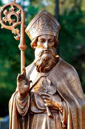 Statue of St Patrick Holding a Cross and a Staff with Three Leaf Clovers Journal de Cs Creations