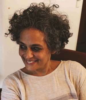 The Doctor and the Saint: Caste, Race, and Annihilation of Caste, the Debate Between B.R. Ambedkar and M.K. Gandhi de Arundhati Roy