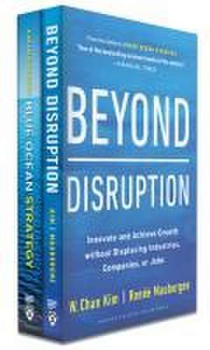 Blue Ocean Strategy + Beyond Disruption Collection (2 Books) de W Chan Kim