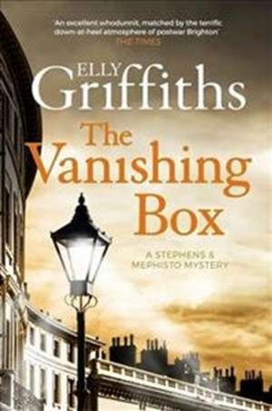 The Vanishing Box de Elly Griffiths