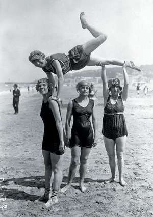 Carnet Groupe de Girls, Deauville, 1919