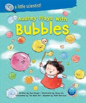 Audrey Plays with Bubbles de Dongni Bao