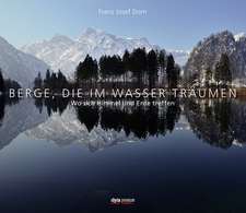 Berge, die im Wasser träumen