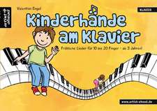 Kinderhände am Klavier